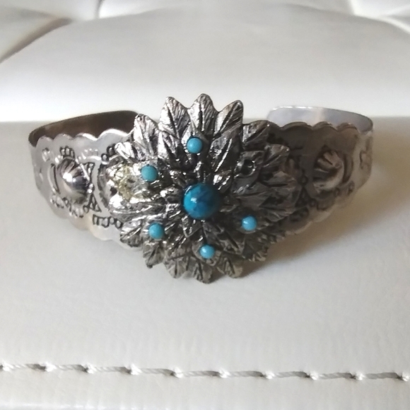 Floral Turquoise Style Cuff Bracelet - Picture 10 of 16